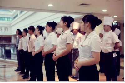 餐饮管理三板斧 从基础到卓越的核心法则