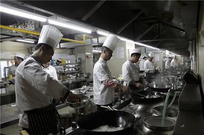 菜品也有质量标准？20条热菜出品管理标准，你的后厨必须有